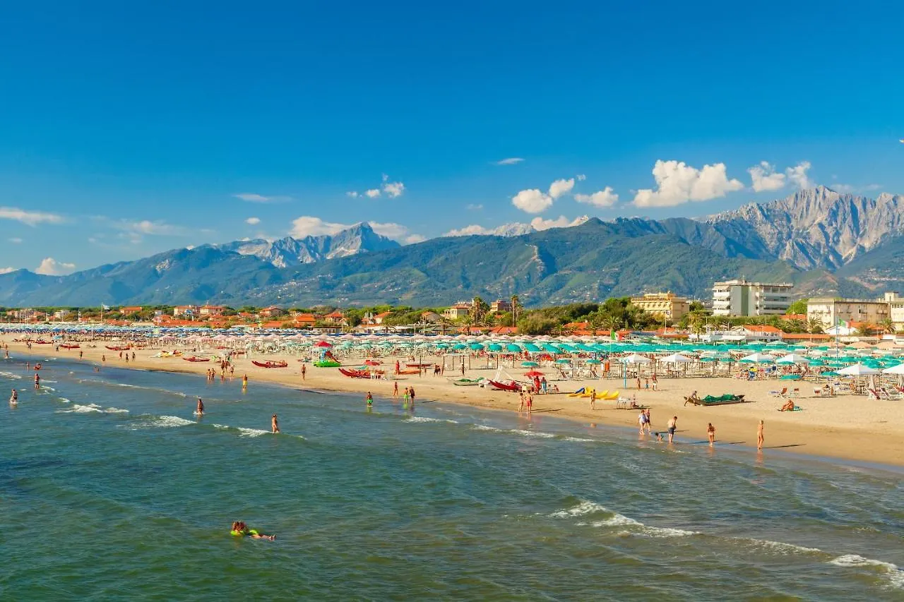 Residence Caravel 12 Lido di Camaiore 0*,